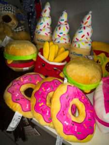 Jouets pour chiens ou chats type nourriture fastfood.