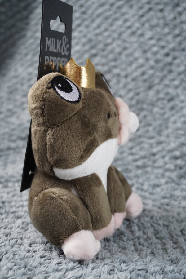 Doudou Vicky grenouille et sa couronne dorée - Milk & Pepper (13 cm) – Image 4